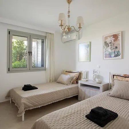 Mz Eternity Willa Porto Heli